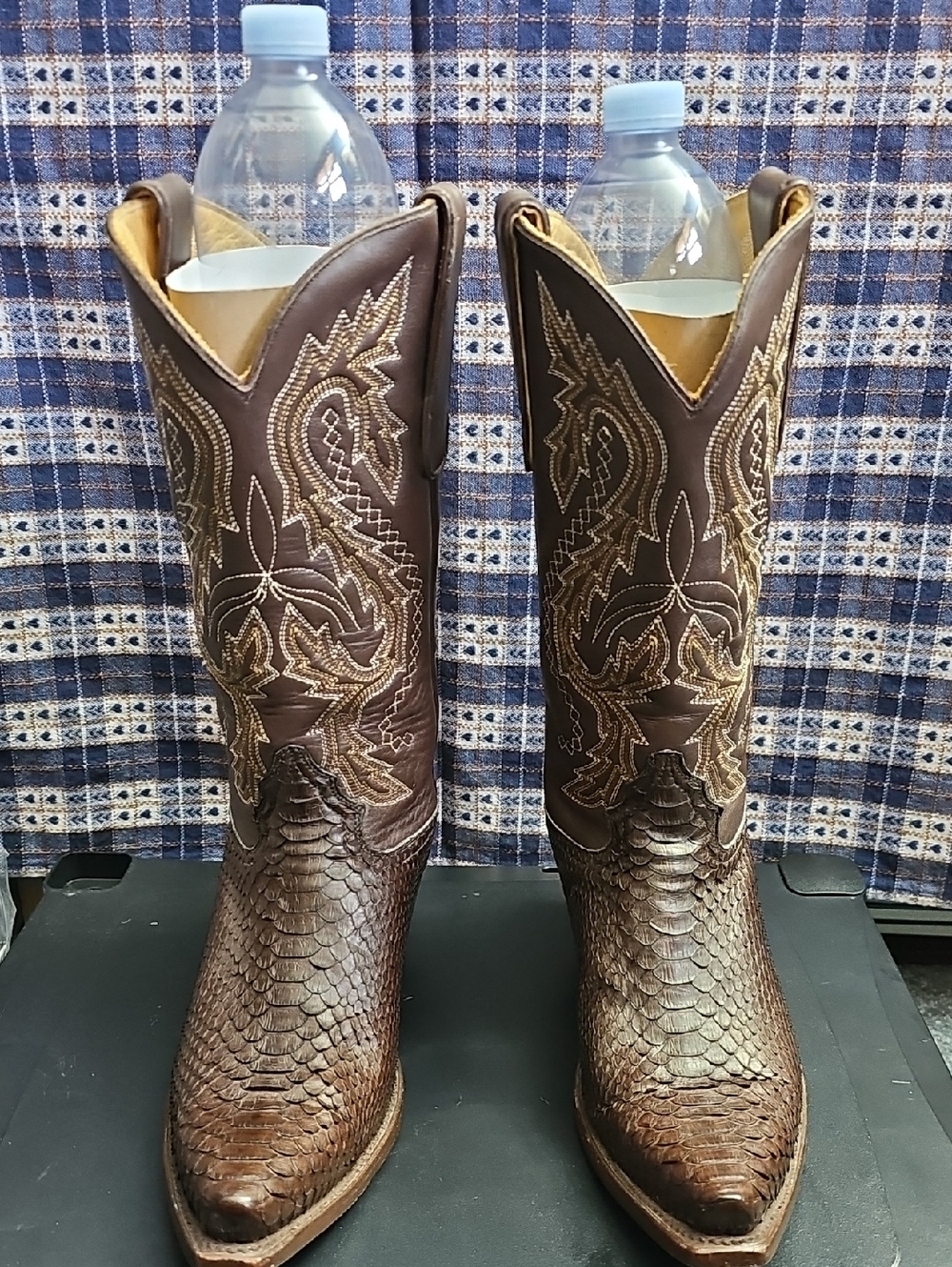EUC Women's Western Python/lamb Cowboy Boots...Made In MEXICO